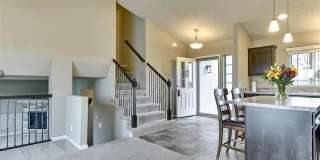 3 Bedroom / 3 Bathroom Tri-Level Home! Gallery 1