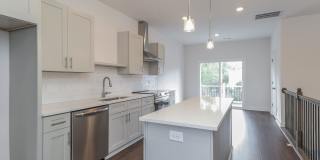 Beautiful 3BR 3.5BA Townhome w/ Full Appliance Kitchen • Garage Parking in West End Gallery 3