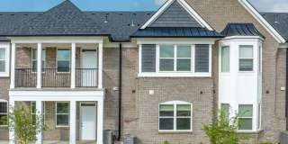 Shelby Township - 2 Bedroom, 2 Bath, First Floor condo style w/Attached Garage Gallery 1