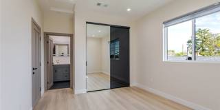 11112 Emelita Street 1/2 Gallery 9