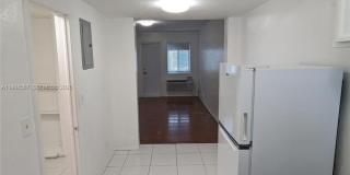 220 Collins Ave Gallery 4