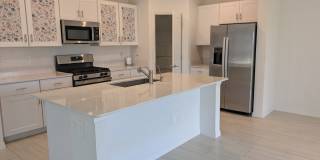 Charming 4BR House in Two Rivers Gallery 1
