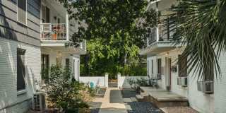 Royal Arms I Gallery 3