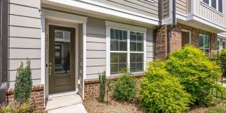 Like New Townhome Ready for Immediate Move-In!!! Oakhurst Like New Townhome Ready for Immediate Move-In!!! Oakhurst Gallery 1
