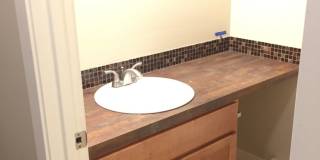 Updated 2 Bedroom Townhome for Rent in Loveland: Shared Garage, Patio, Washer/Dryer Hookups Gallery 13