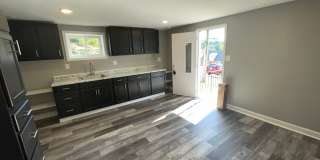 Updated 2 bedroom 1 bath home for rent Gallery 5