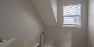 1125 Margaret Street Gallery 15