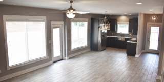 Luxurious 4 Bedroom 2.5 Bathroom in the Heart of Fayetteville, Arkansas!! Gallery 8