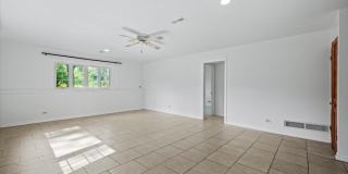 116 S Deerpath Road Gallery 24