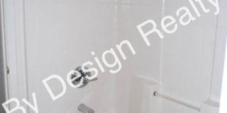 Modern 4 Bed 5 Bath Near UofA – Private Baths & Off-Street Parking Gallery 19