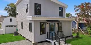 1425 Hallie Street Gallery 1