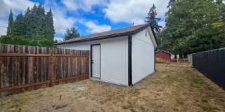 RENT SPECIAL: $750 Off First Full Month's Rent With One Year Lease! ~ Marks 950 RENT SPECIAL: $750 Off First Full Month's Rent With One Year Lease! ~ Marks 950 Gallery 20