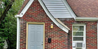1462 N Gladstone Avenue Gallery 2