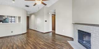 Gorgeous Condo, 2 Bedrooms/2 Balconies/2 Bathrooms - WALK TO CAMPUS! - Reduced Deposit - 50% off First Month's rent! Gallery 1