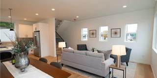 Air-Conditioned Seattle Townhome with Rooftop Deck & Mt. Rainier Views Gallery 10