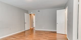 Cute Duplex + Heart of OKC Gallery 11