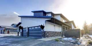 242 Tanner Circle Stunning Mountain-View Apartment for Rent in Girdwood Gallery 1