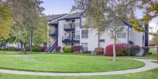 Riverbend Apartments Gallery 32