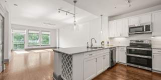 The Residence at Southpark Gallery 32