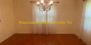Beautiful 4bed/3bath Corner Lot in Suburban Heights Gallery 9