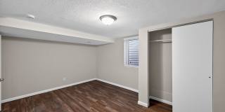 Charming NEWLY REMODELED 4BR Duplex in Aurora Gallery 15