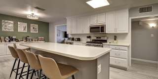 1027 W 19TH Street Gallery 23