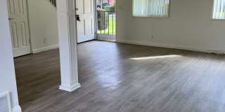 Beautiful townhome must see! ready to move in- Beautiful townhome must see! ready to move in- Gallery 5