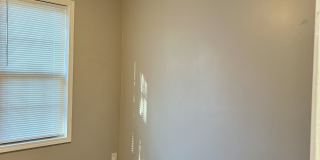 107 N Gillette Ave Gallery 17