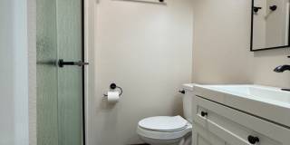 Updated Churchill 3 bedroom 2 bathroom Home Gallery 12