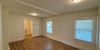 1907 East Elm Street Gallery 8