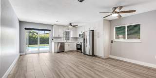 ** NAPLES PARK ** 3 BED / 3 BATH - POOL HOME - FENCED YARD - NO HOA! - PET OK - ANNUAL RENTAL Gallery 4