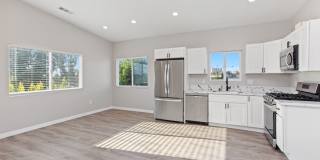 Private balcony + private patio! Gallery 3