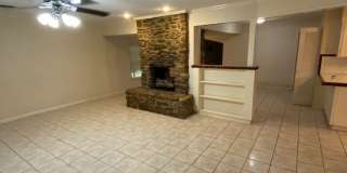 EXTRA SPACIOUS HOME 4 BEDROOM 3 BATH Gallery 1