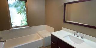 Updated Florence Park South Bungalow! 2 Bed, 1 Bath - Open Floorplan! Gallery 20