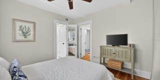 221 13TH AVENUE NE Gallery 19