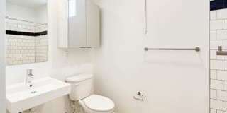 2037 Yale Gallery 10