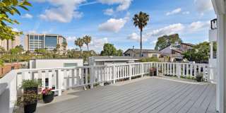 226 La Jolla Gallery 12