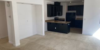Beautiful 3Bed/3Bath/2Car corner lot home located in the guard gated Tuscany Community Gallery 4