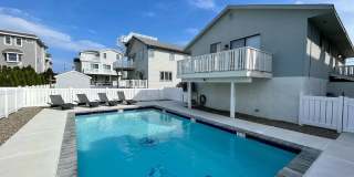 Renovated Home - Sleeps 6 - Winter Rental Only Gallery 1