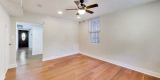 Beautiful- 3Bed/2Bath Townhome! Gallery 6
