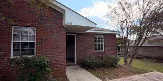 2 Bed / 2 Bath Near Shopping & Dining - Available October 2026! 2 Bed / 2 Bath Near Shopping & Dining - Available October 2026! Gallery 1