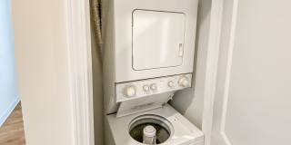 851 West Cornelia Ave. Apt. Gallery 19