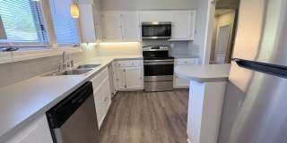 Large 2 Bedroom 2 Bath Condo in the Forest Oaks Community!! Gallery 1