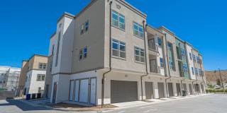 Five Points 2 Bedroom Condo for Rent in Valencia! Gallery 1