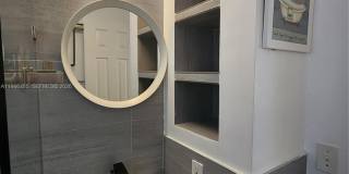 315 Walnut St Gallery 18