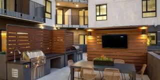 The DeMilo Gallery 25