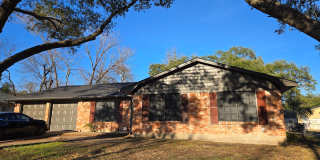 Fall Pre-Lease!! College Station - 4 bedroom / 2 bath / Garage / Fenced in back yard. Gallery 1