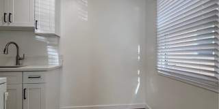 75 Granada Gallery 8