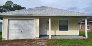 3 Bed/2Bath Single Family Home~Garage~Pet Friendly! Gallery 1
