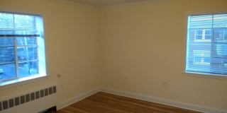 Brookline 2 Bedroom – Heat & Hot Water Included – 755 Sq Ft Gallery 3